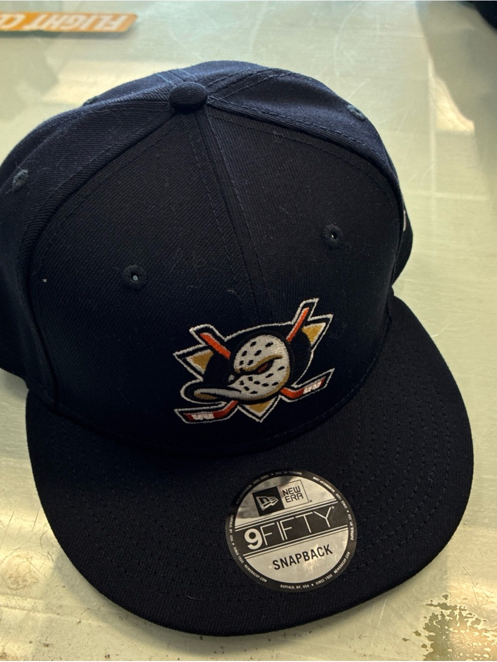 New Era 9FIFTY Snapback Hat - Black Anaheim Ducks Mascot Logo - Picture 3 of 12
